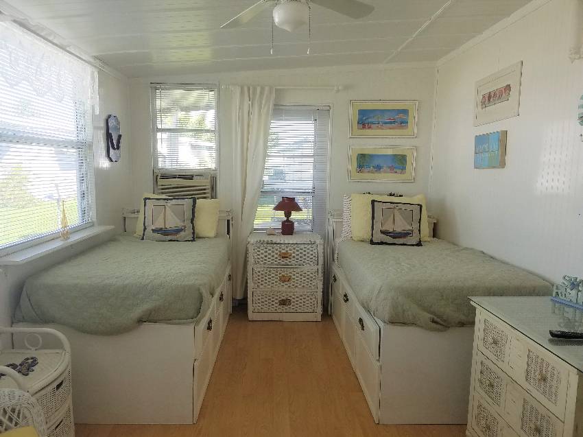 Mobile Home Bedroom Decorating Ideas